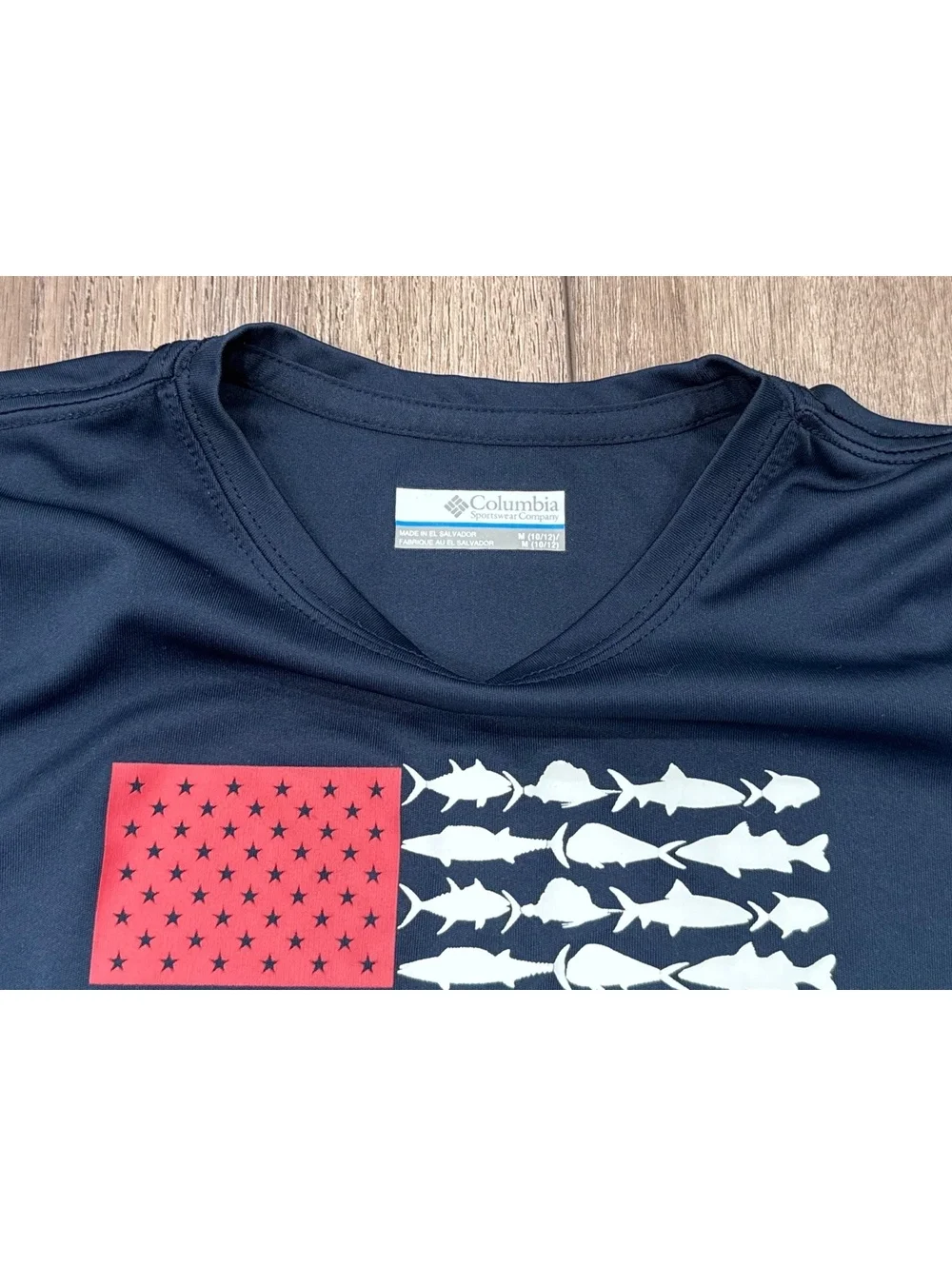 Columbia Navy Blue Short Sleeve Fish Flag Graphic T-Shirt Size Medium